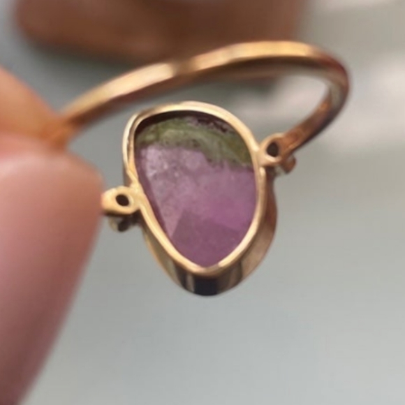 Watermelon Tourmaline 18k yellow bezel gold Ring - Picture 3 of 9